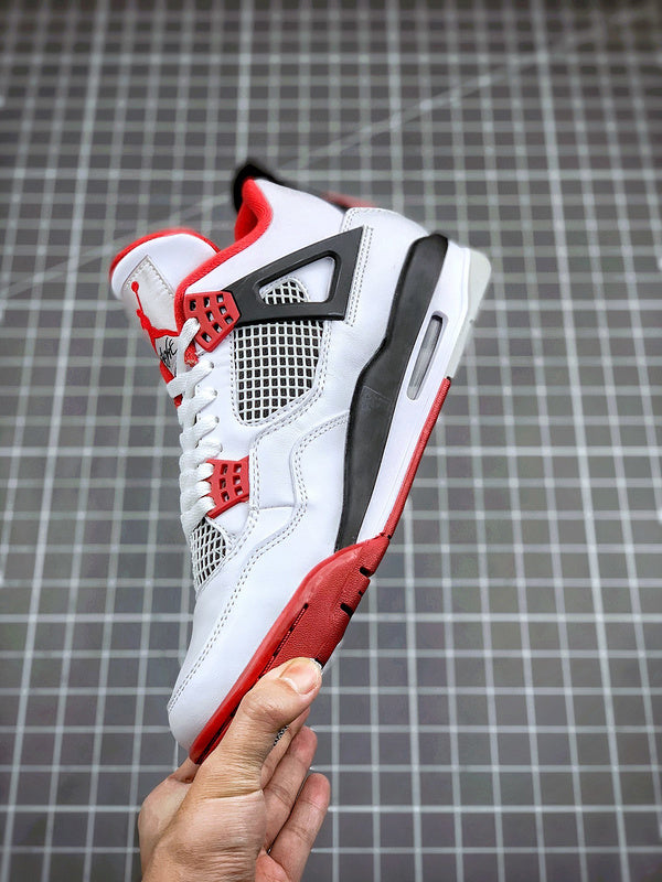 AIR JORDAN 4