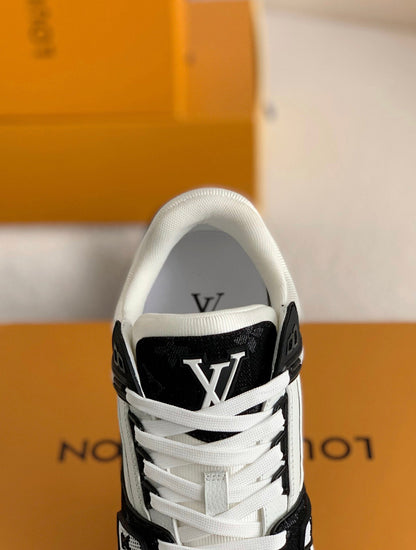 LOUIS VUITTON TRAINER SNEAKERS