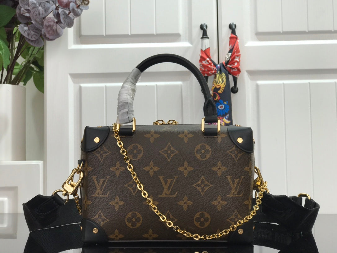 LV PETITE MALLE SOUPLE